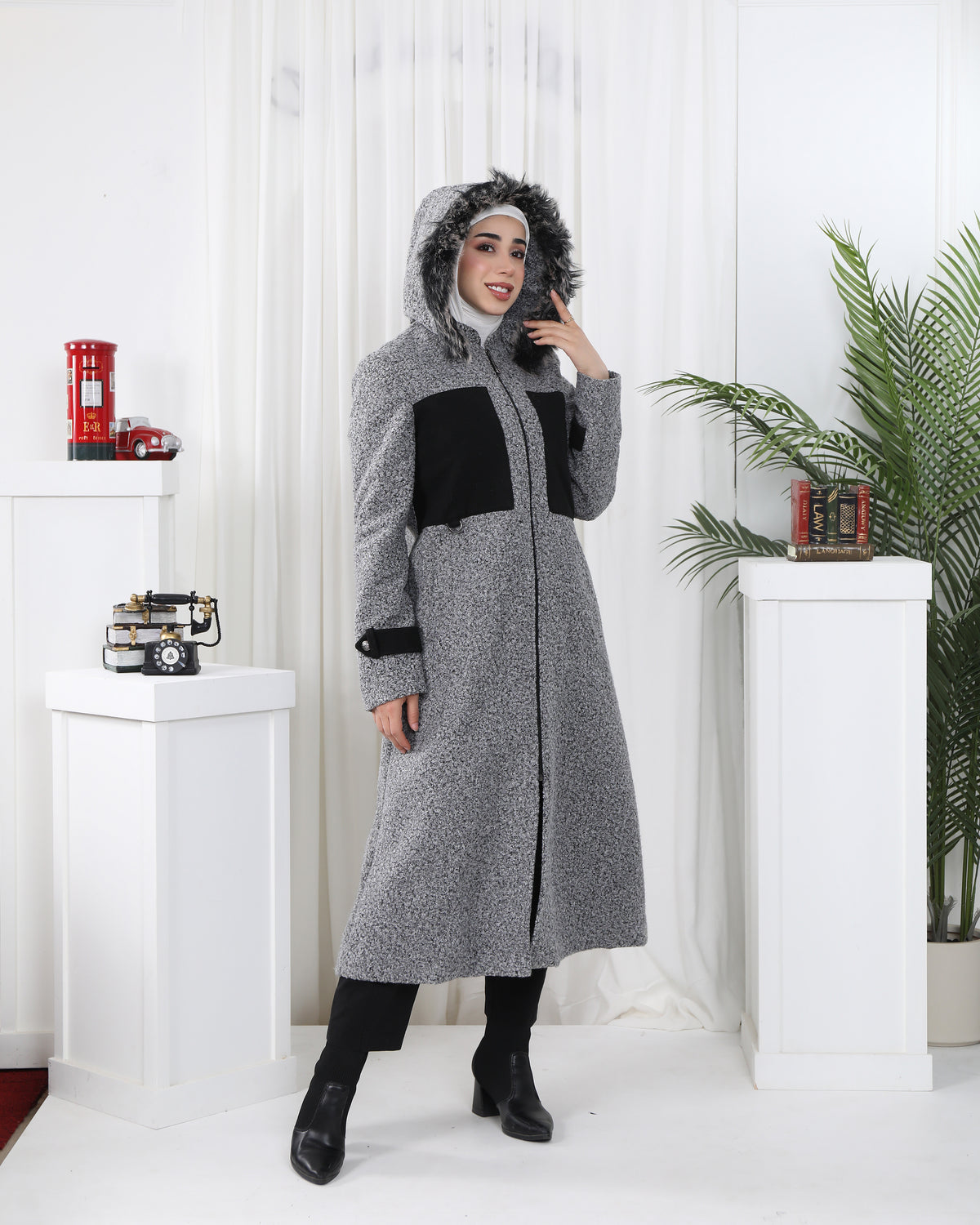 Fur Hooded Contrast Panel Felt Jacket – Grey & Black