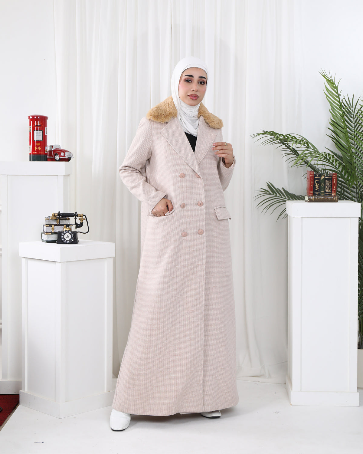 Soft Felt Trench Coat with Faux Fur Collar – Cream Beige