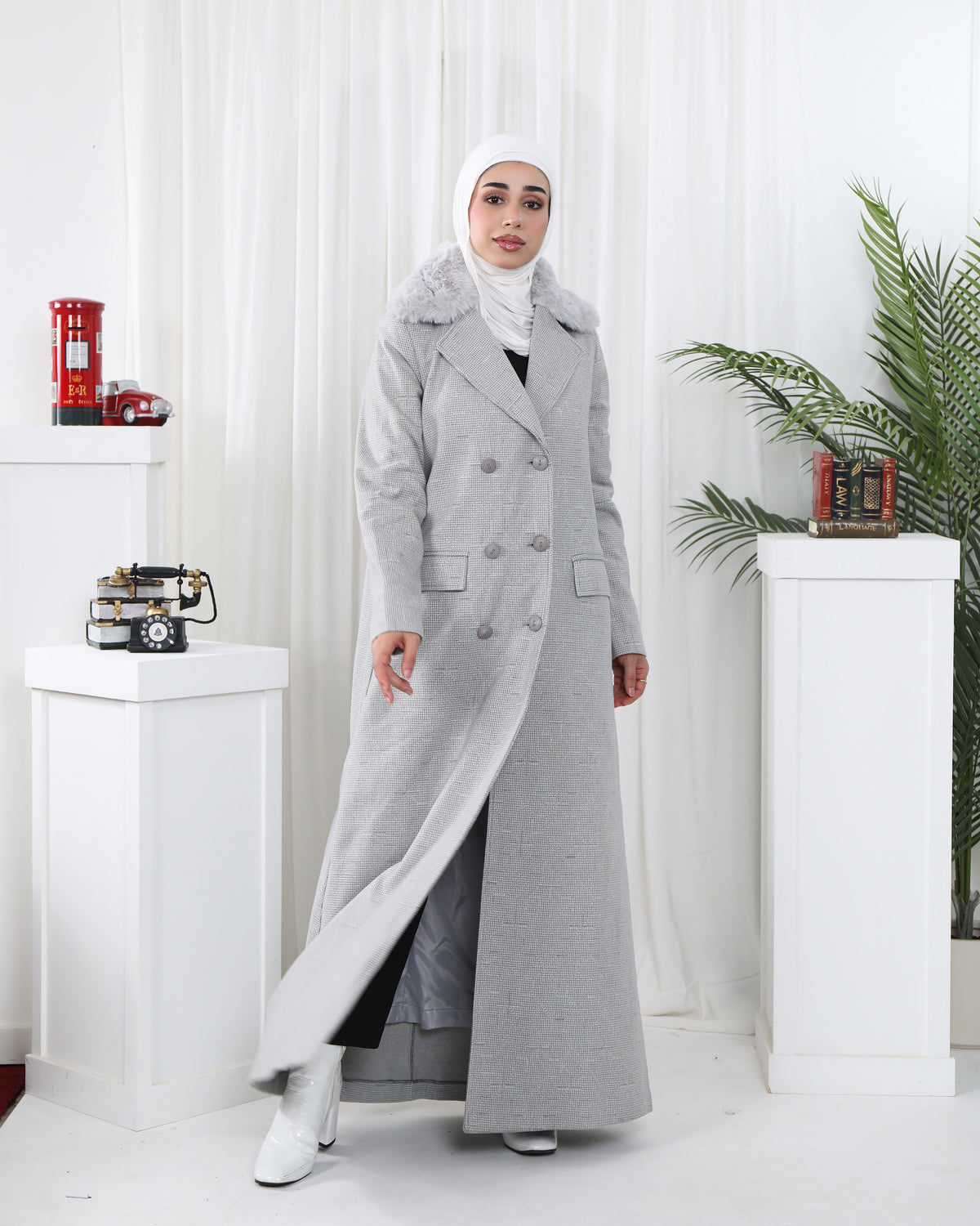 Soft Felt Trench Coat with Faux Fur Collar – Light Grey