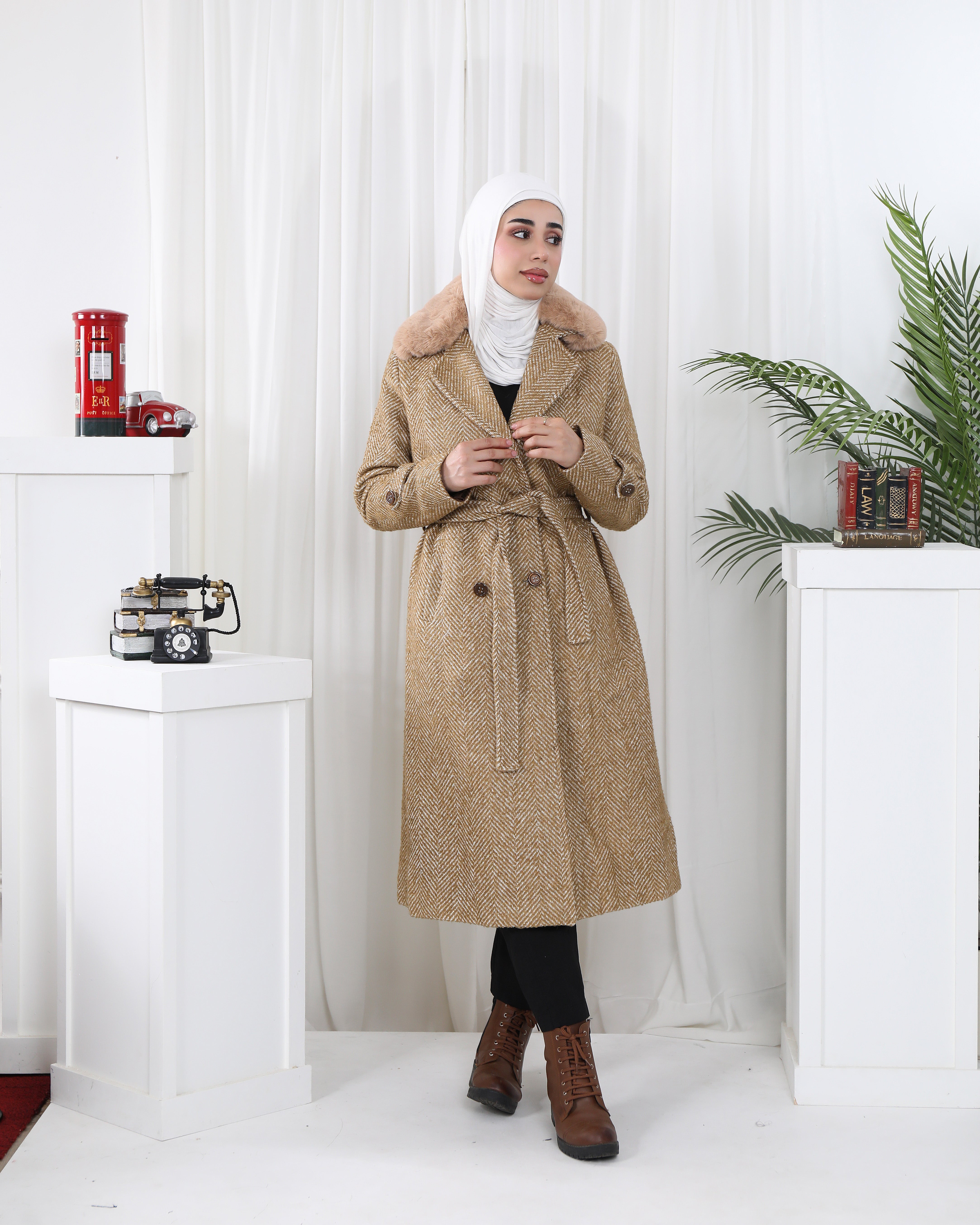 Belted Soft Felt Trench Coat with Faux Fur Collar – Camel – Luxiva