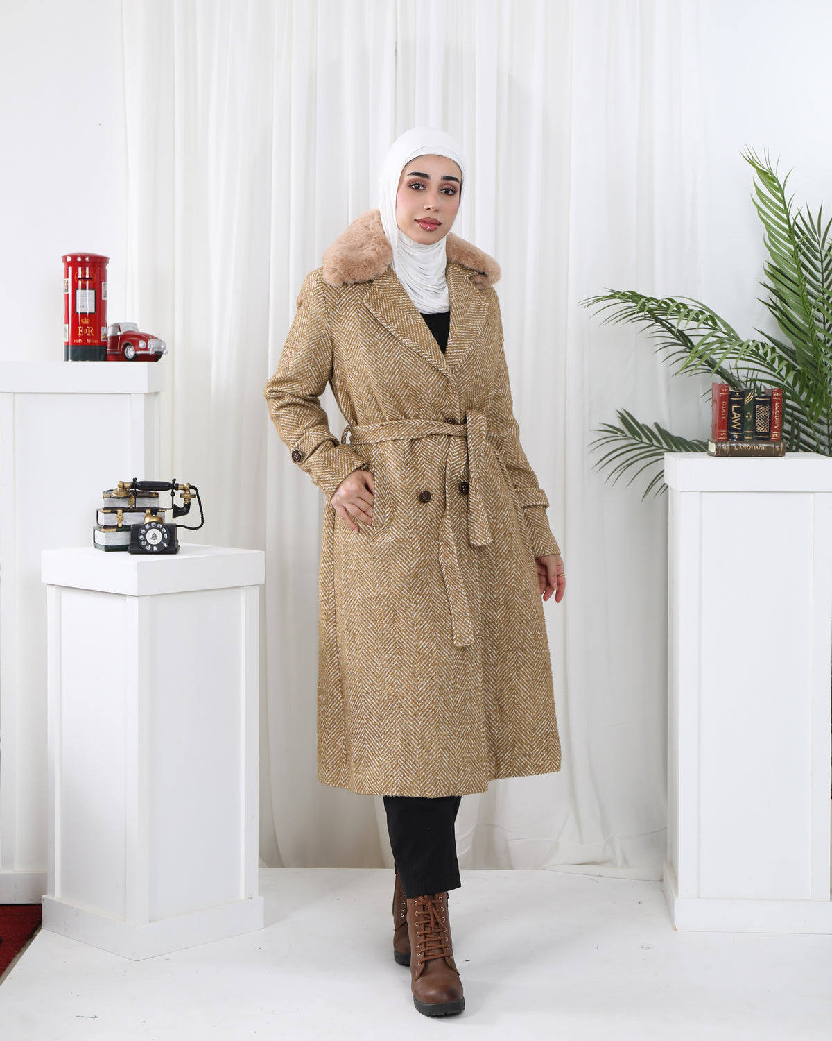 Belted Soft Felt Trench Coat with Faux Fur Collar – Camel